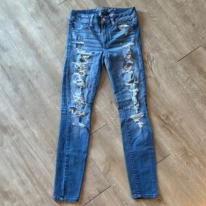 American Eagle Outfitters Distressed Blue Skinny Jeans Women’s Size 2